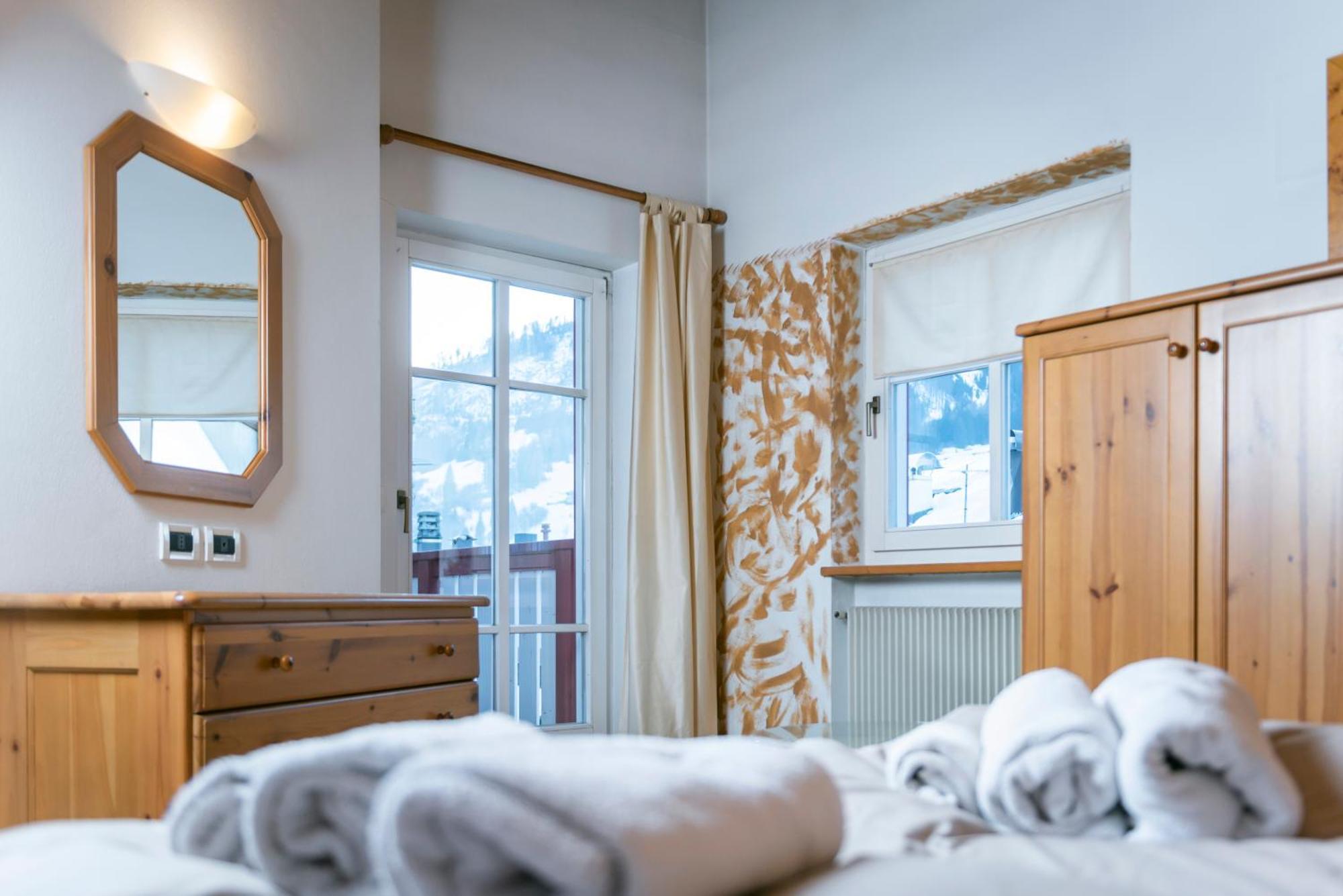 Ciasa Buro - Resh Apartment Моена Екстериор снимка